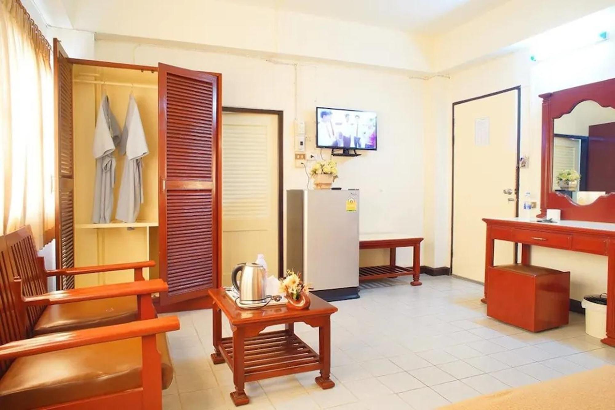 Khelang Nakorn Hotel Лампанг Екстериор снимка