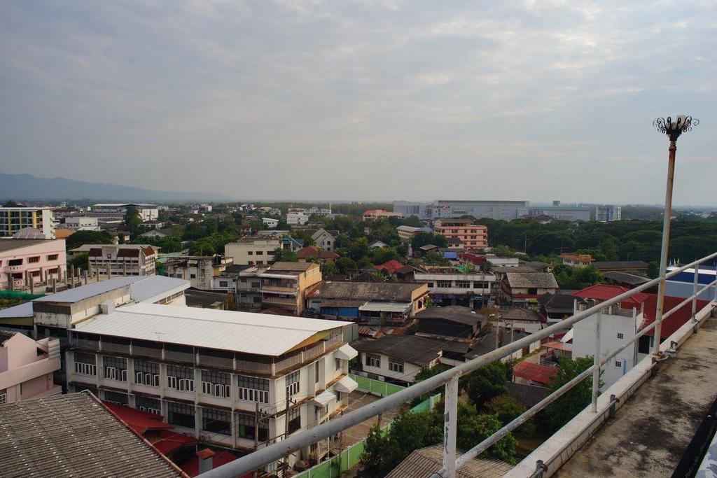 Khelang Nakorn Hotel Лампанг Екстериор снимка